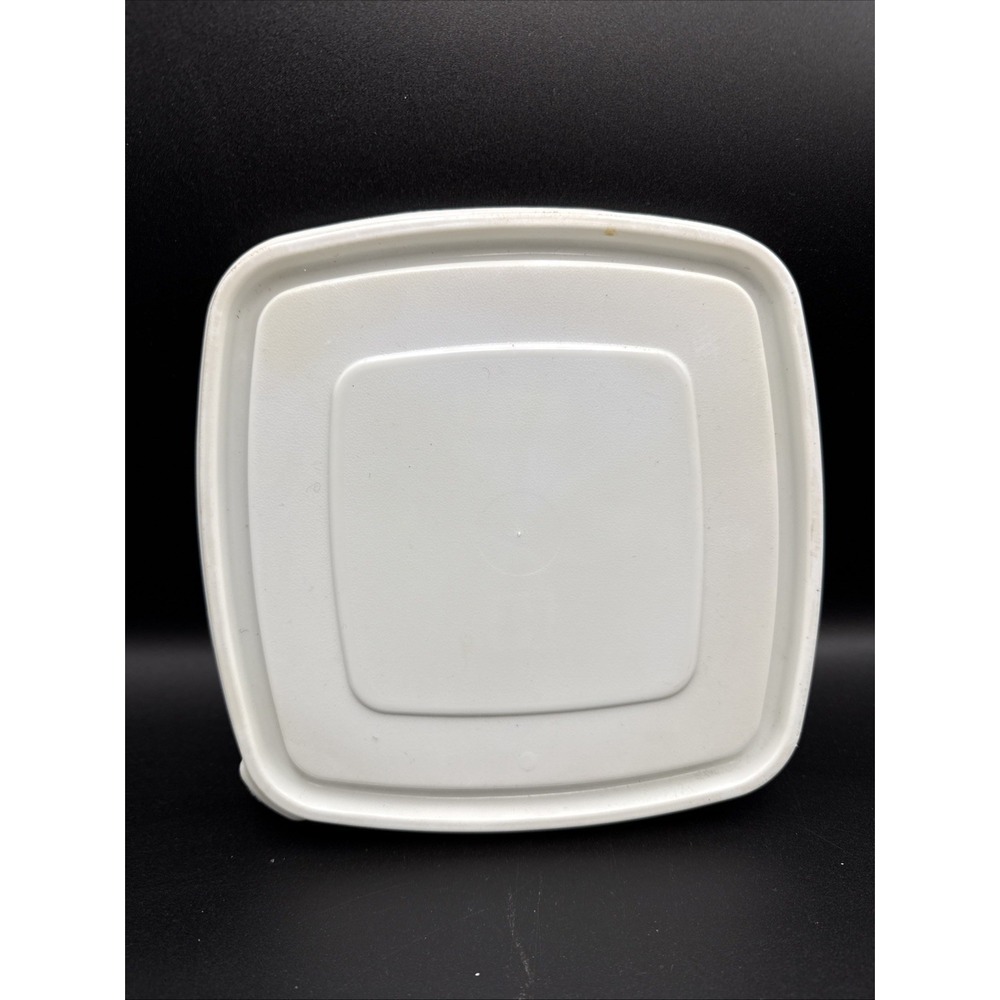 Vintage Rubbermaid Servin Saver #2 Square Lid 0011 Replacement  7" White